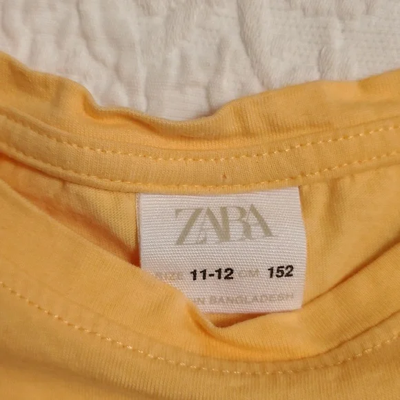 Zara Mustard Ruffle Sleeve Tee - Picture 2 of 6